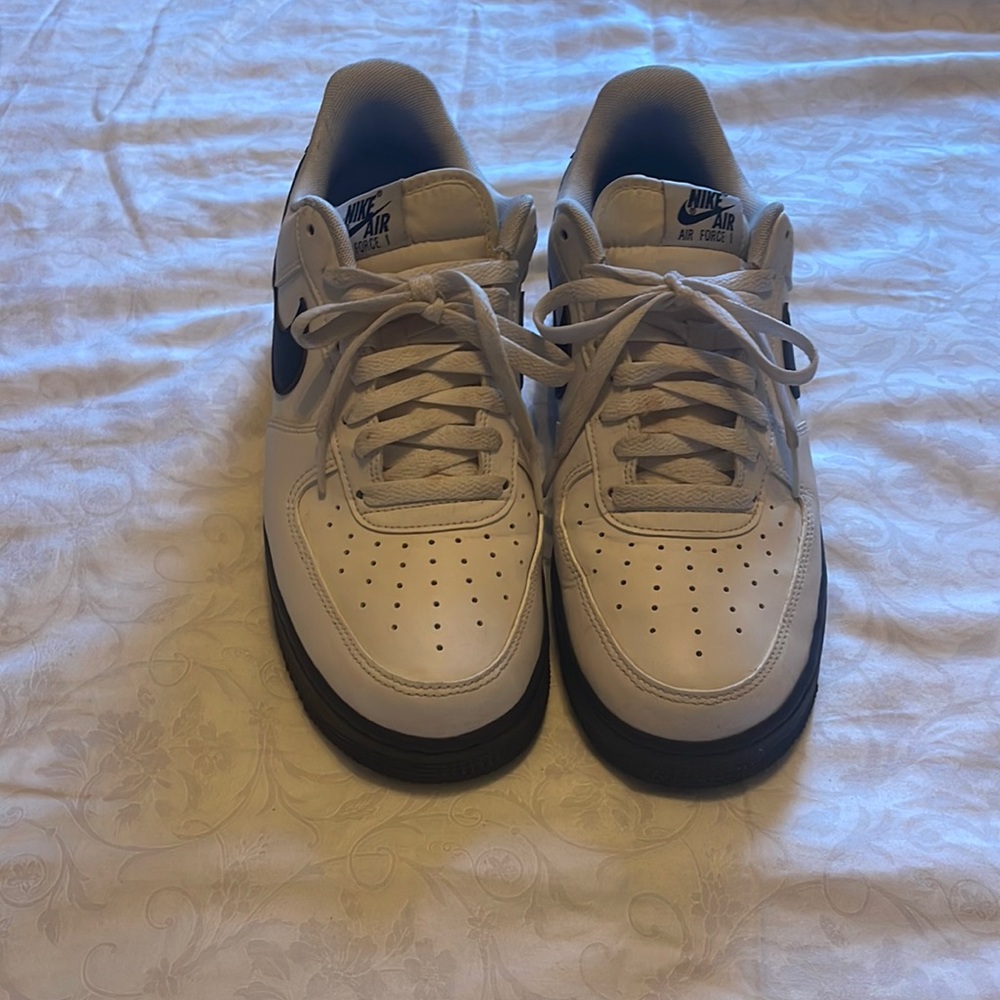 NIKE AIR FORCE Ones White and Black size 9